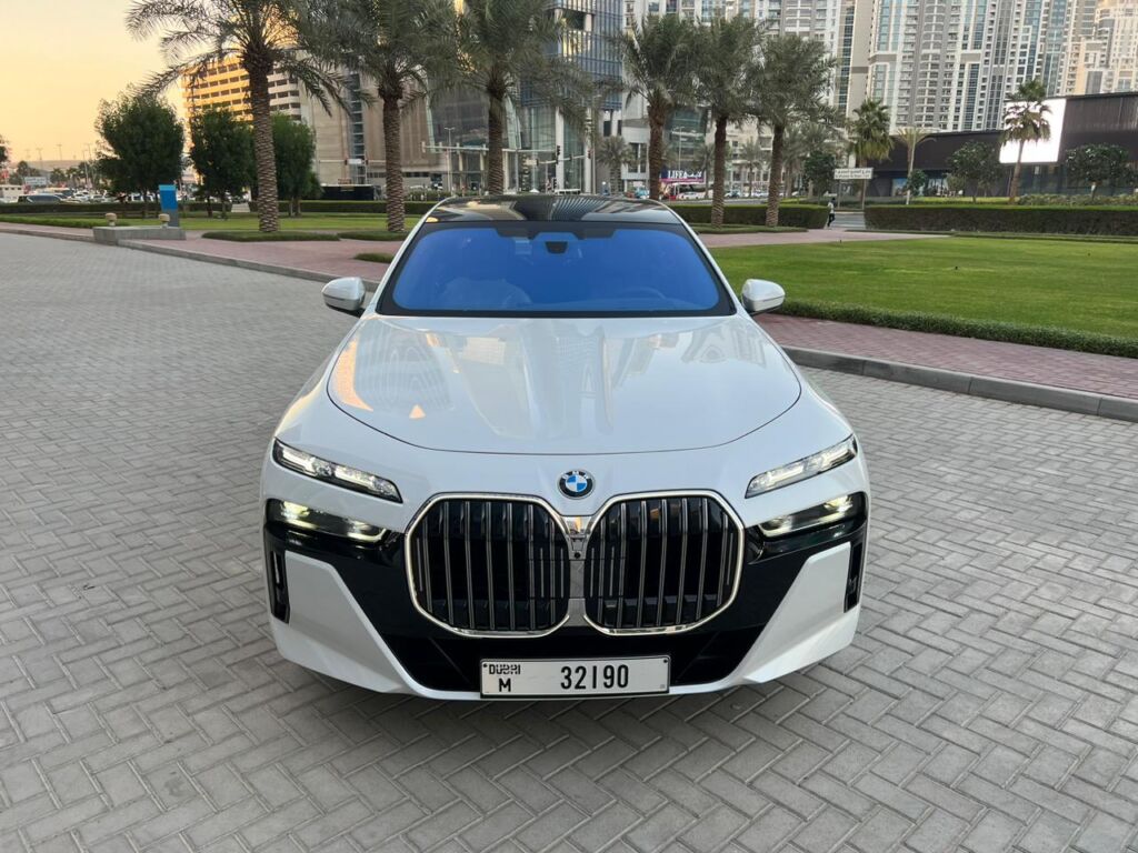 Rent-BMW-735i-2023-in-Dubai-3.jpeg