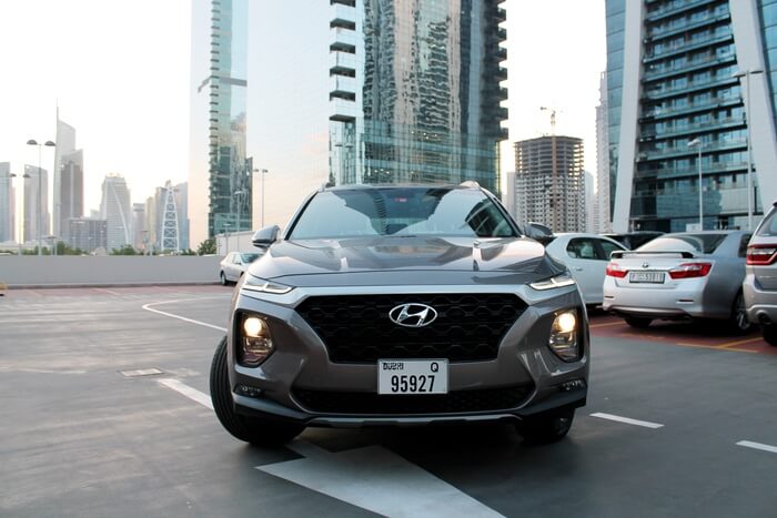 Rent-a-2020-Hyundai-Santa-Fe-in-Dubai-1.jpg