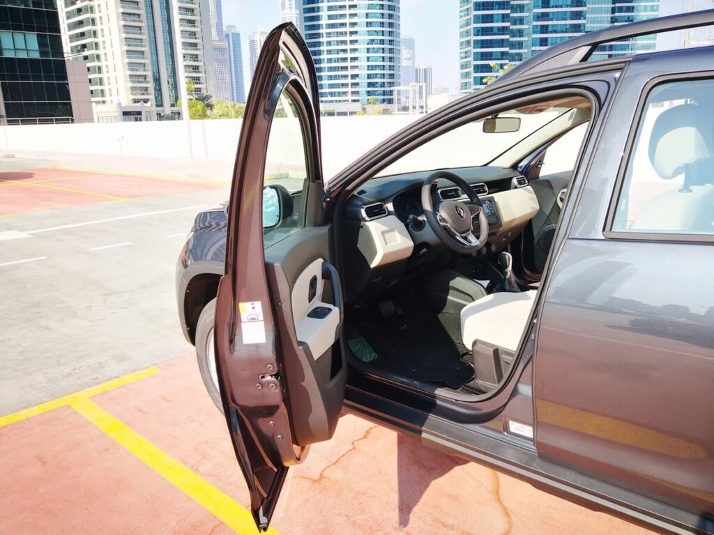 Rent-a-2020-Renault-Duster-in-Dubai-9.jpg