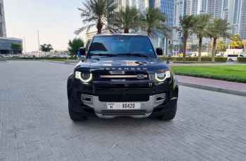 Land-Rover-Defender-V6-2023-in-Dubai-3.jpg