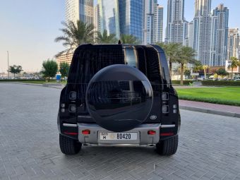 Land-Rover-Defender-V6-2023-in-Dubai-6-1.jpg