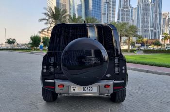 Land-Rover-Defender-V6-2023-in-Dubai-6-1.jpg