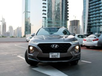 Rent-a-2020-Hyundai-Santa-Fe-in-Dubai-1.jpg