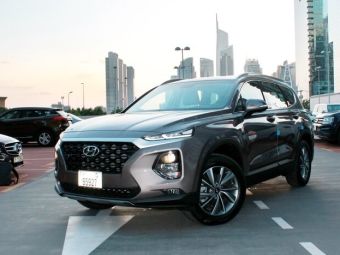 Rent-a-2020-Hyundai-Santa-Fe-in-Dubai-4-1.jpg